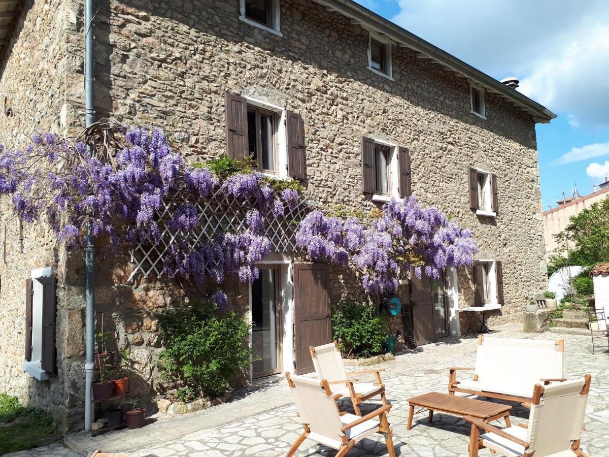 Bed and Breakfast Un Jardin Secret Yzeron Exteriér fotografie