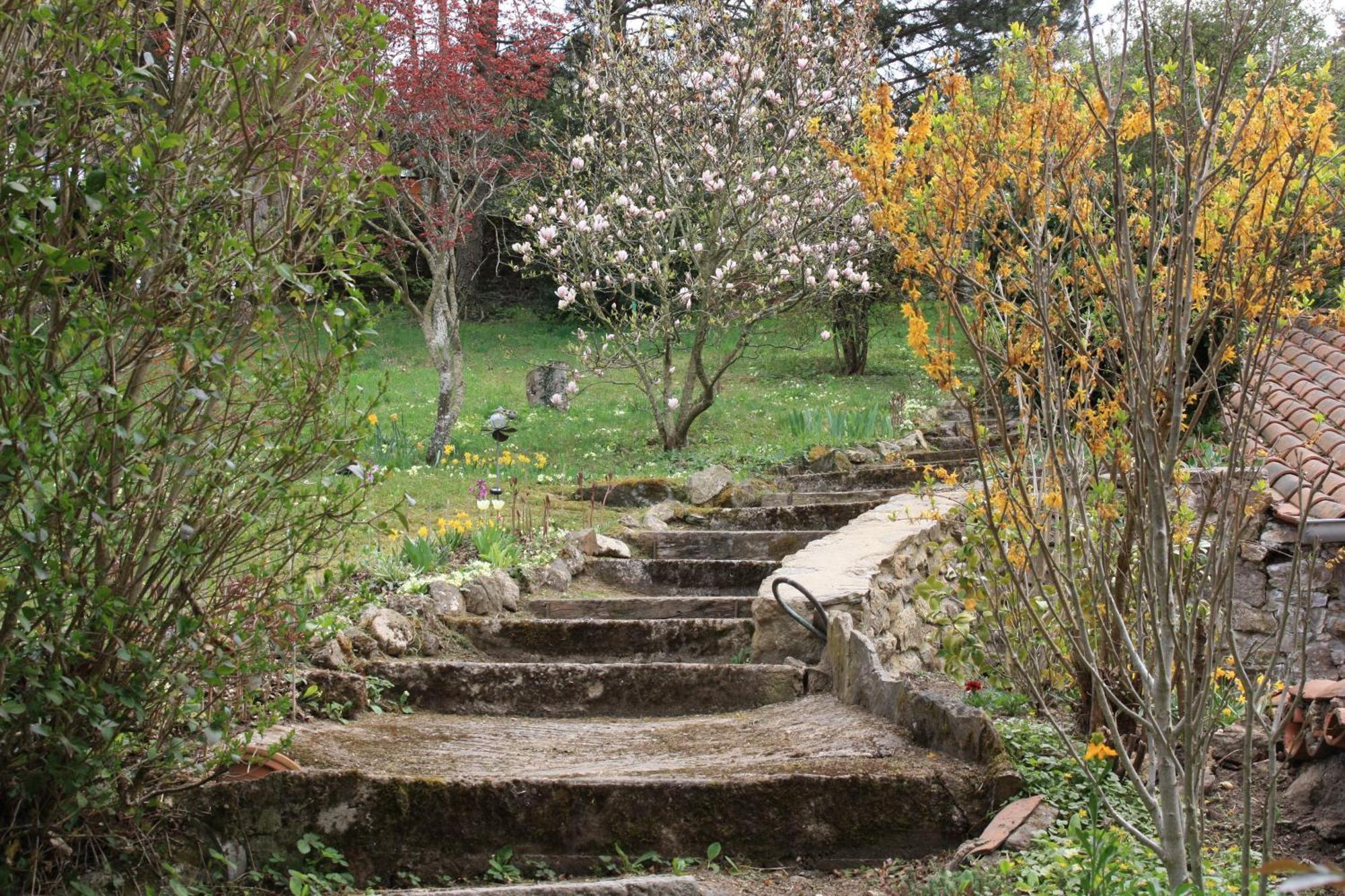 Bed and Breakfast Un Jardin Secret Yzeron Exteriér fotografie