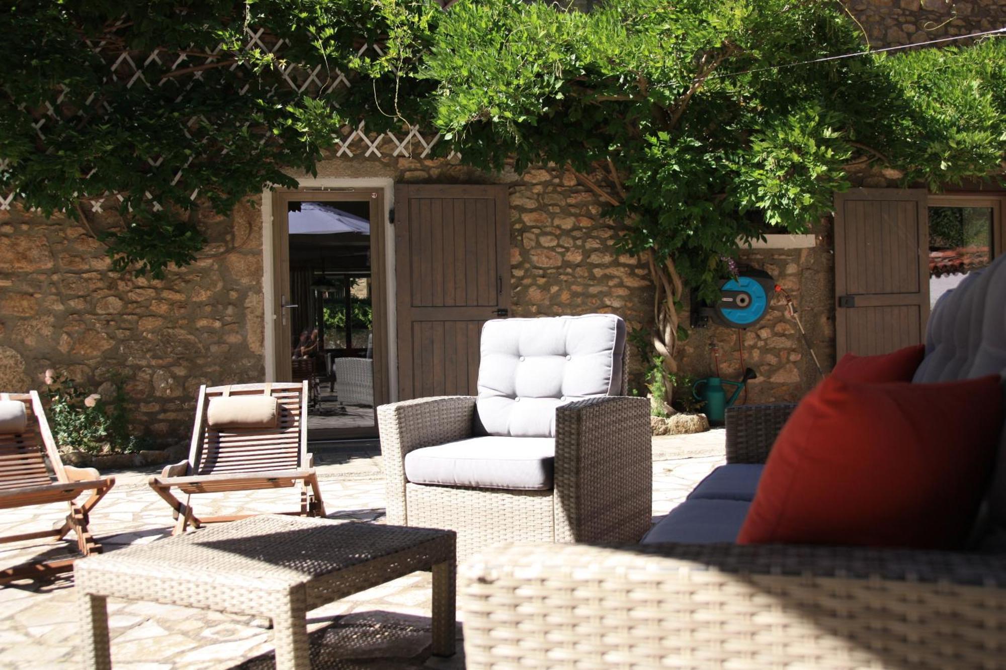 Bed and Breakfast Un Jardin Secret Yzeron Exteriér fotografie